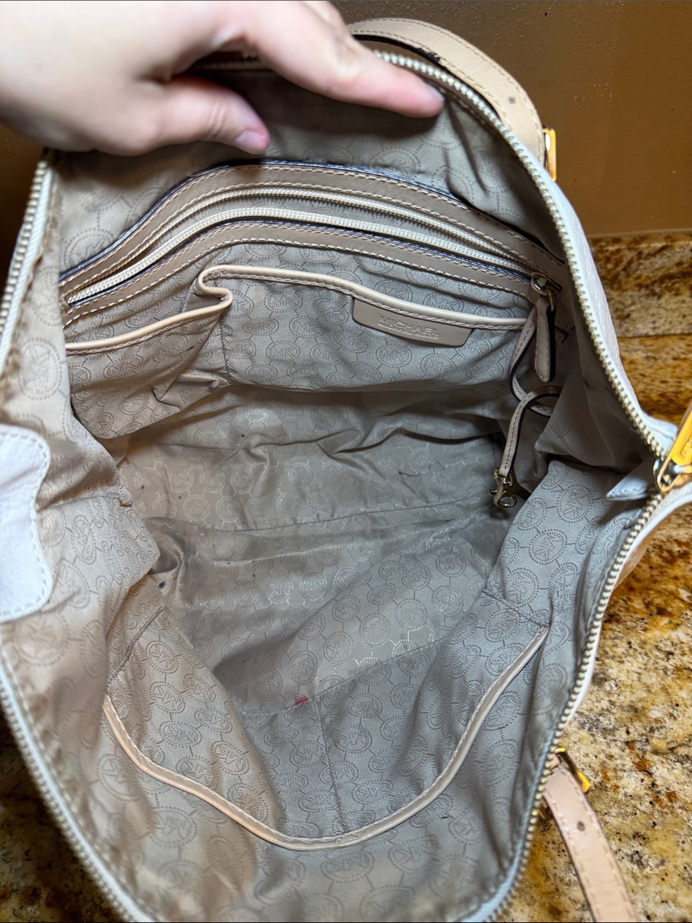 Michael Kors Cream Leather Shoulder Tote with Gold Logo - Picture 7 of 7